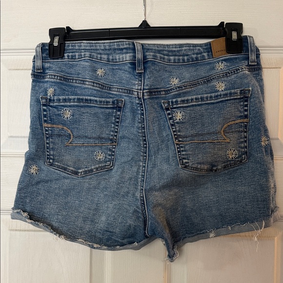 American Eagle Floral Embroidered Hi Rise Shortie - Picture 2 of 6